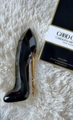 ⁦Good Girl by Carolina Herrera – Midnight Blue Kerst Elegantie⁩ - الصورة ⁦7⁩