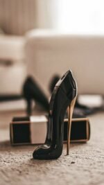 ⁦Good Girl by Carolina Herrera – Midnight Blue Kerst Elegantie⁩ - الصورة ⁦6⁩